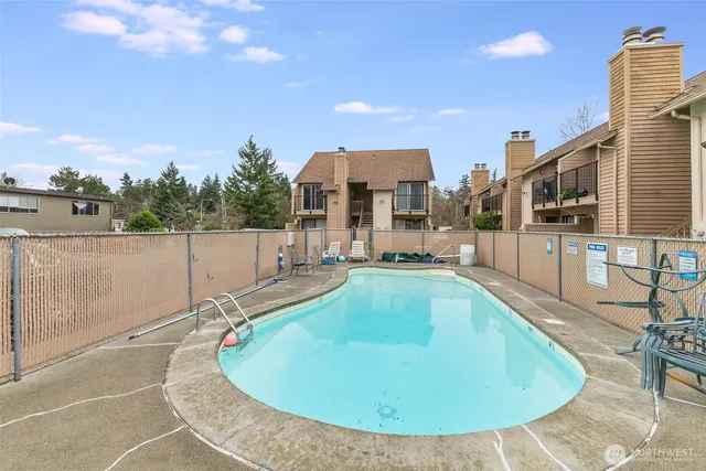 $175,000 | 12434 Ambaum Boulevard Southwest, Unit 114, Burien, WA 98146