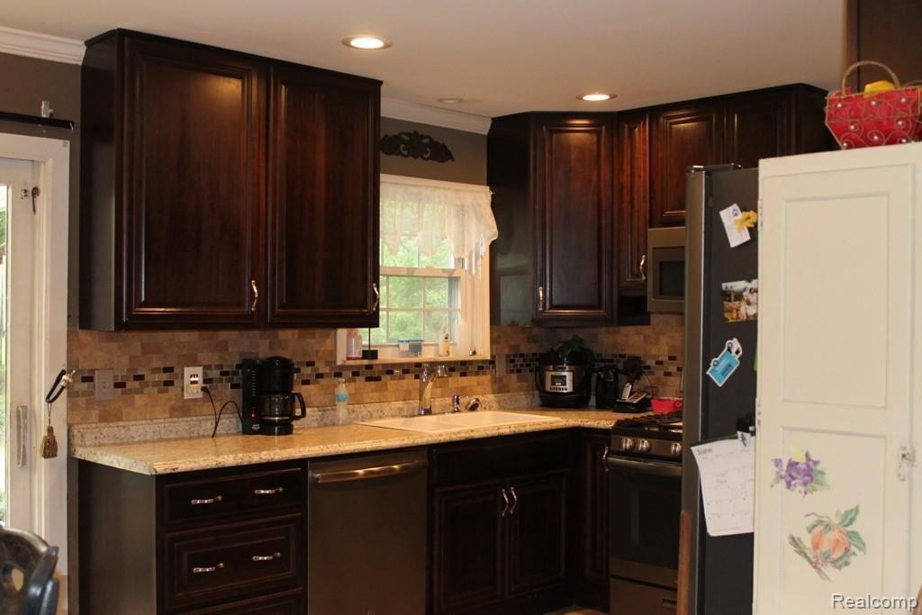 2727 Beck Road Howell, MI 48843 - Photo 2 of 29