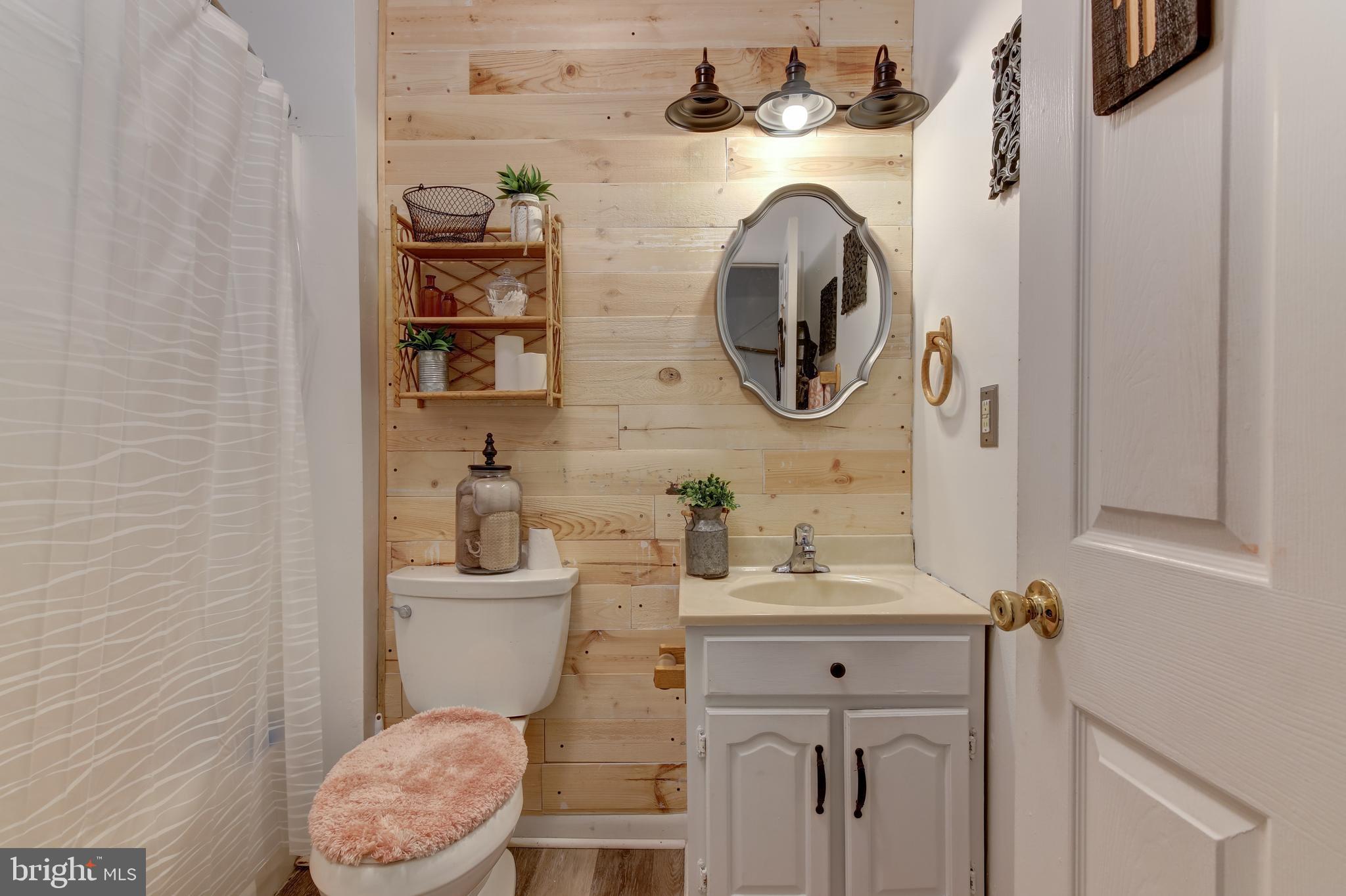 607 Media Road Oxford, PA 19363 - Photo 13 of 14 Bathroom