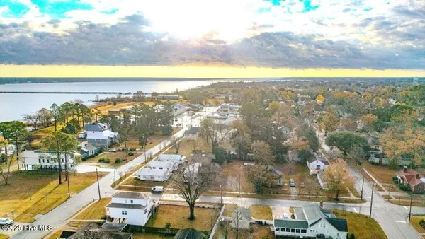 $84,899 | 305 North Avenue, New Bern, NC 28560