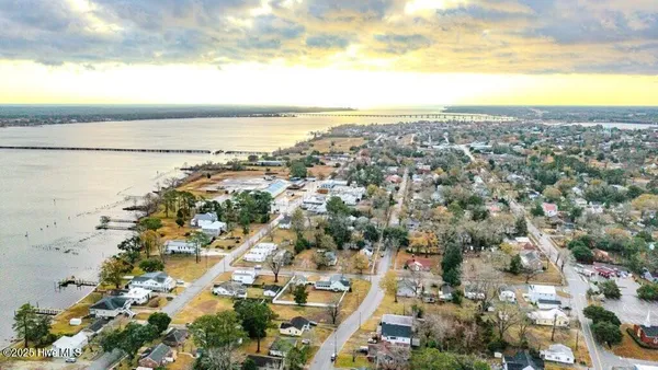 $84,899 | 305 North Avenue, New Bern, NC 28560