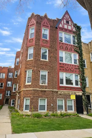 $1,650 | 2044 West Farragut Avenue, Unit 3N, Chicago, IL 60625