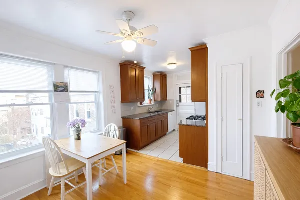 $1,650 | 2044 West Farragut Avenue, Unit 3N, Chicago, IL 60625