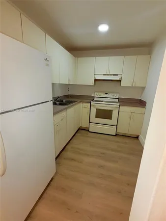 $1,950 | 5755 West 20th Avenue, Unit 209, Hialeah, FL 33012