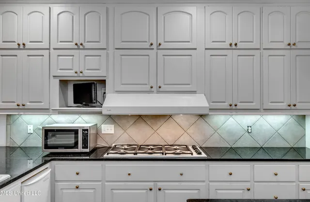 $650,000 | 121 Poplar Ridge Drive, Brandon, MS 39047