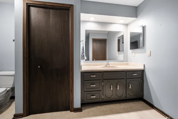 $279,900 | 430 Silver Spring Drive, Green Bay, WI 54303
