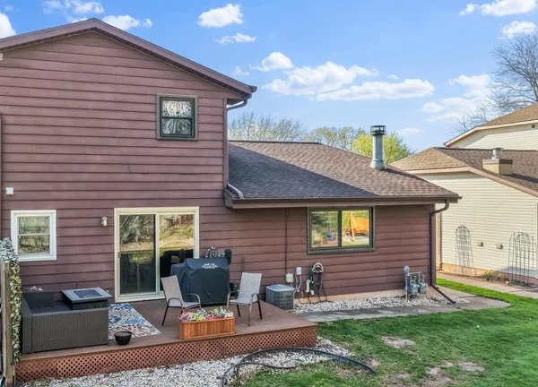$279,900 | 430 Silver Spring Drive, Green Bay, WI 54303