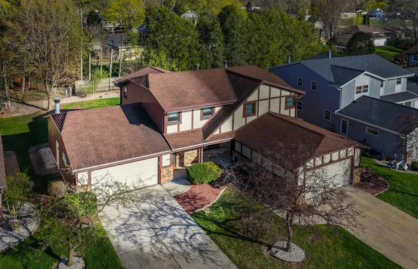 $279,900 | 430 Silver Spring Drive, Green Bay, WI 54303
