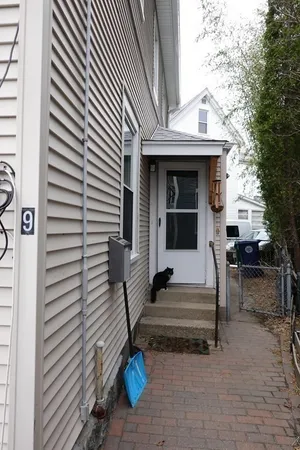 $2,000 | 9 Crescent Square, Newton, MA 02458