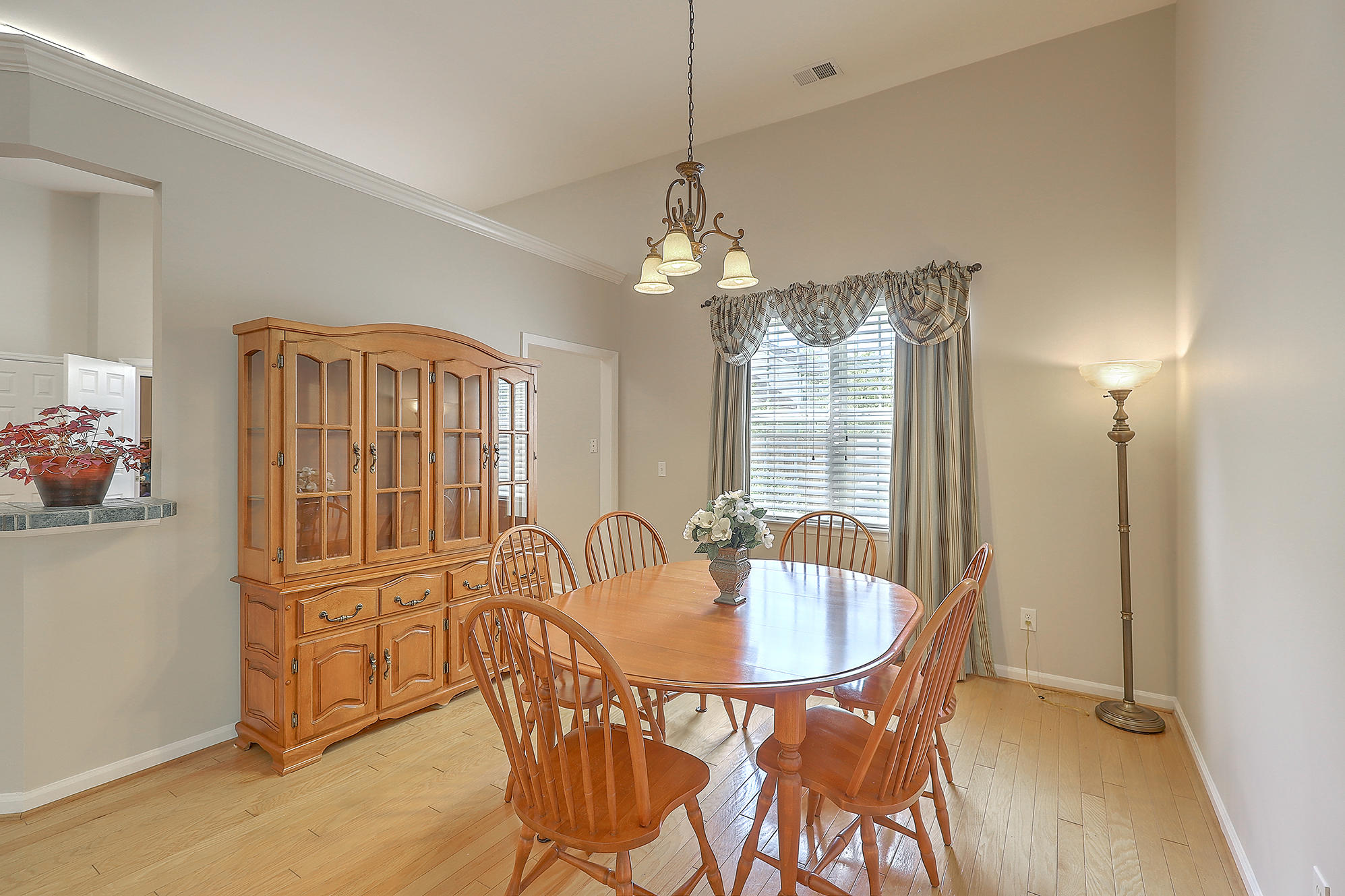142 Oakbluff Road Summerville, SC 29485 - Photo 8 of 34 IMG_8049_50_51_52_53_54_55