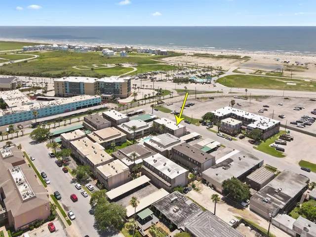$1,700 | 215 Postoffice Street, Unit 1208, Galveston, TX 77550