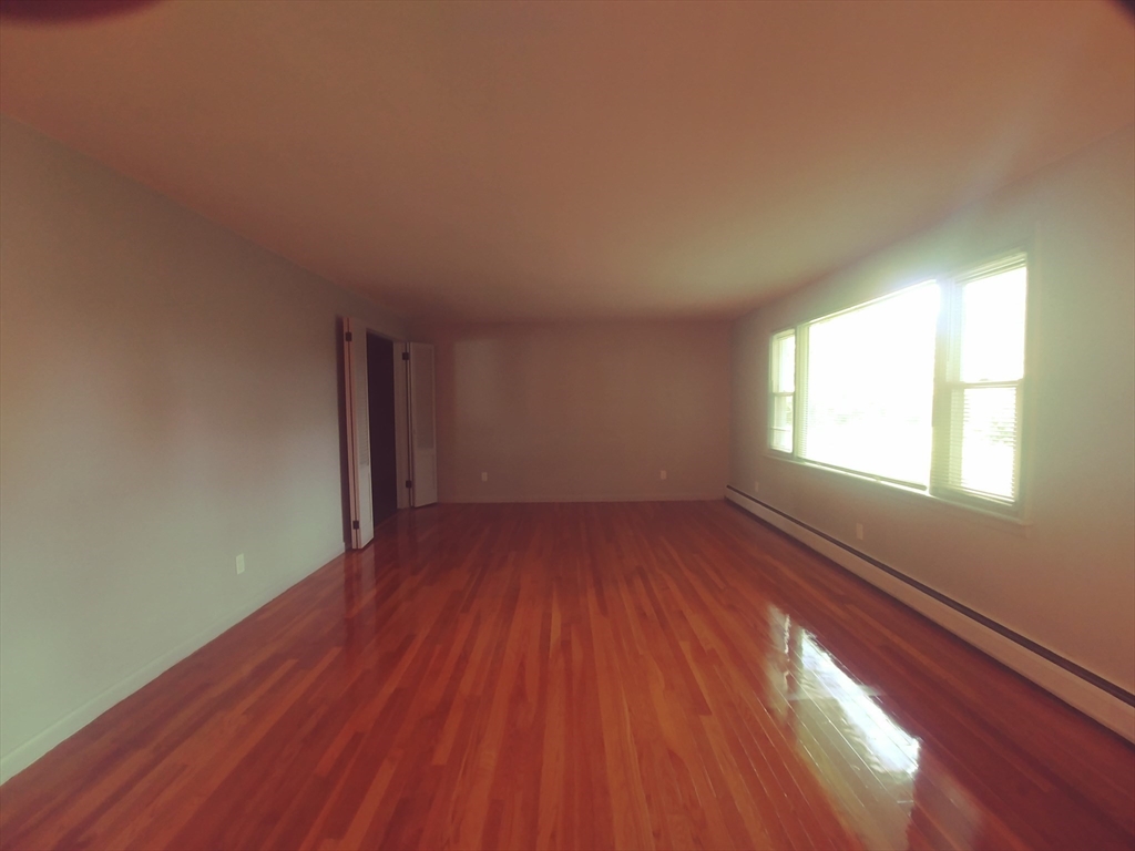 68 Dayton Street Springfield, MA 01118 - Photo 6 of 30