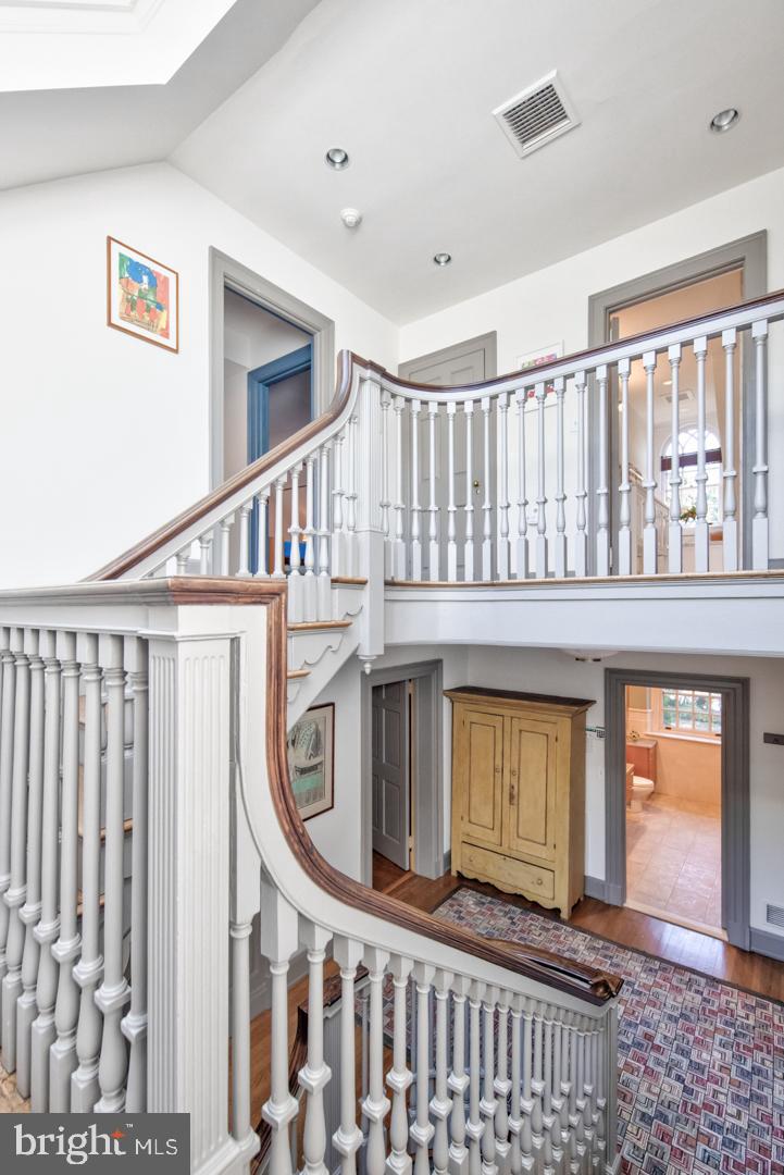 8219 St Martins Lane Philadelphia, PA 19118 - Photo 19 of 40