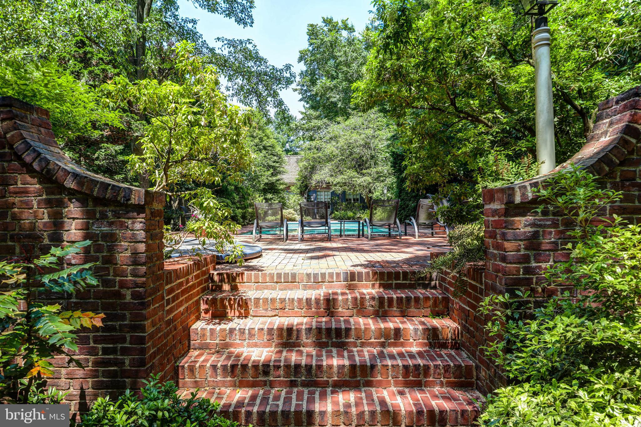 8219 St Martins Lane Philadelphia, PA 19118 - Photo 29 of 40