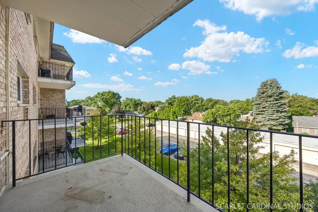 $147,000 | 1000 South Lorraine Road, Unit 412, Wheaton, IL 60189