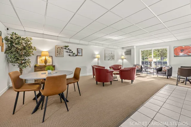 $147,000 | 1000 South Lorraine Road, Unit 412, Wheaton, IL 60189