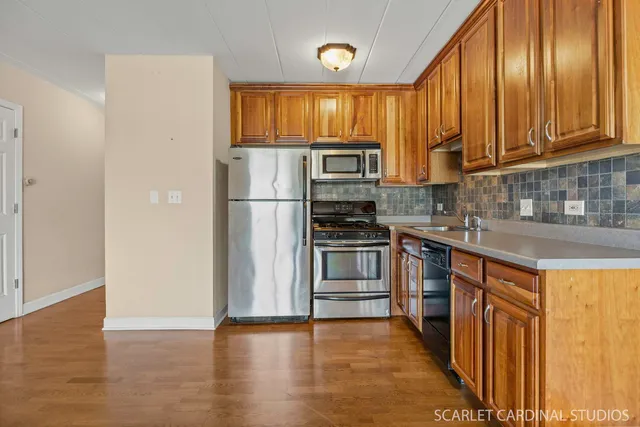 $147,000 | 1000 South Lorraine Road, Unit 412, Wheaton, IL 60189