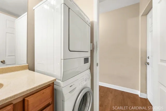 $147,000 | 1000 South Lorraine Road, Unit 412, Wheaton, IL 60189