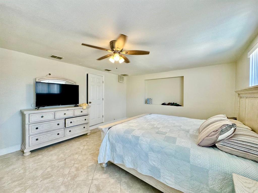 5017 Anchor Way New Port Richey, FL 34652 - Photo 14 of 33