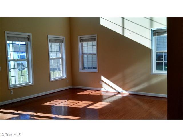 4637 River Valley Road High Point, NC 27265 - Photo 5 of 11 Living Room.