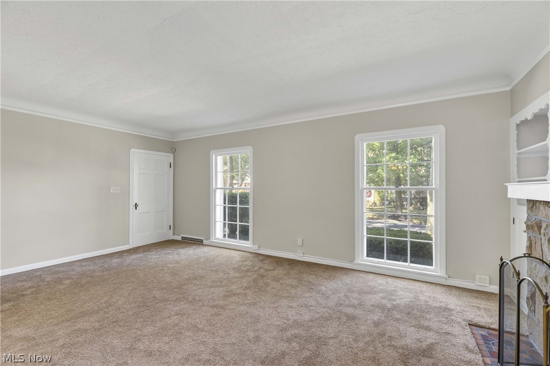1031 Pennfield Road Cleveland, OH 44121 - Photo 3 of 23 Gallery Image 3