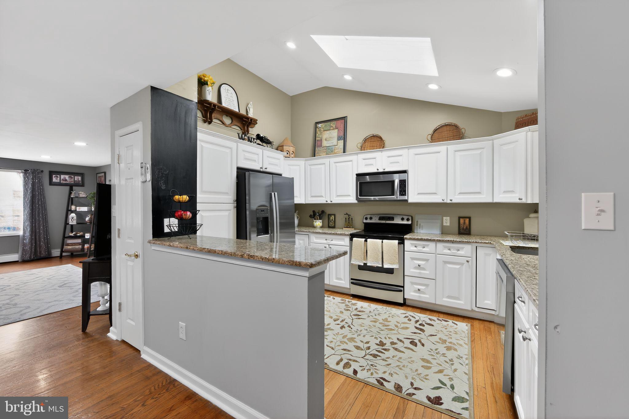 341 Harwicke Road Springfield, PA 19064 - Photo 16 of 36 Vaulted ceiling