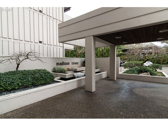 2309 Southwest 1st Avenue, Unit G41 Portland, OR 97201 - Photo 2 of 44 a view of a backyard with plants