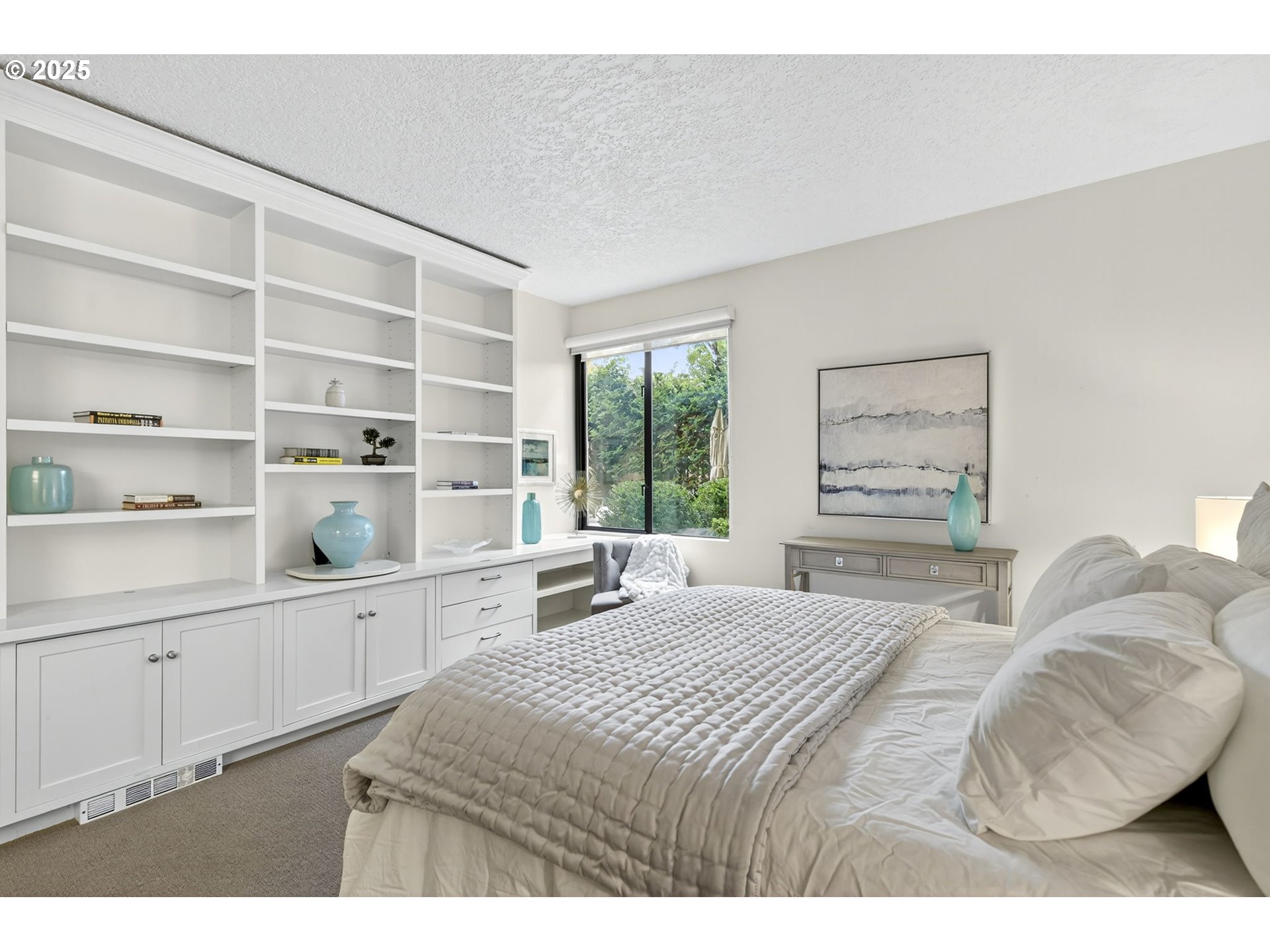 2309 Southwest 1st Avenue, Unit G41 Portland, OR 97201 - Photo 31 of 44 a bedroom with a bed and a window