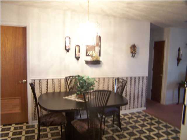 12404 Ridgemont Road Louisville, KY 40229 - Photo 3 of 17 Additional Photo