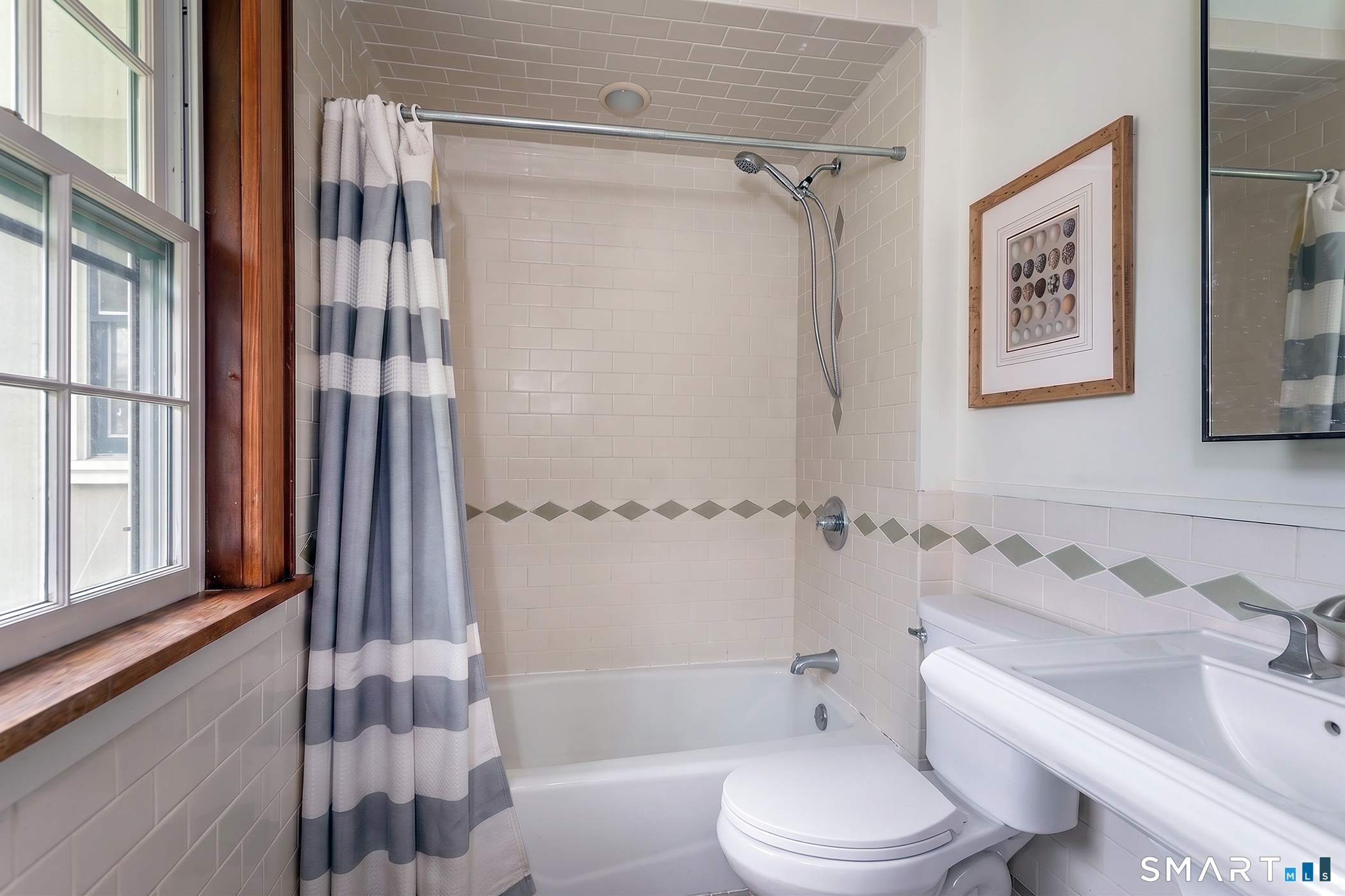 262 Kent Cornwall Road Kent, CT 06757 - Photo 14 of 17 a bathroom with a toilet sink and shower