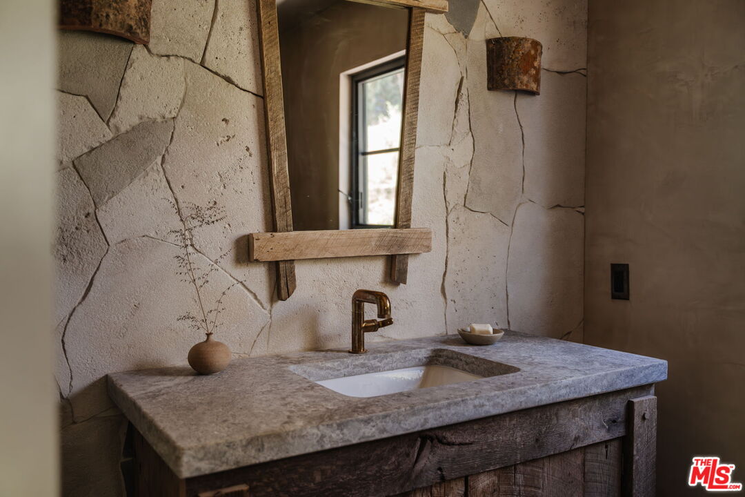 225 Powderhorn Ranch Road Topanga, CA 90290 - Photo 48 of 65