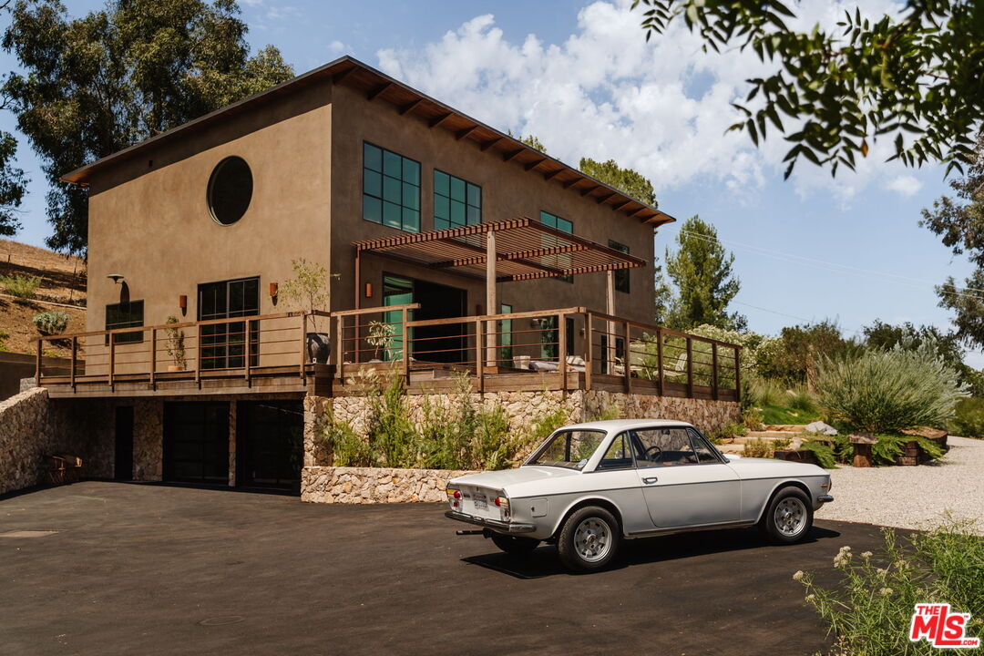 225 Powderhorn Ranch Road Topanga, CA 90290 - Photo 5 of 65