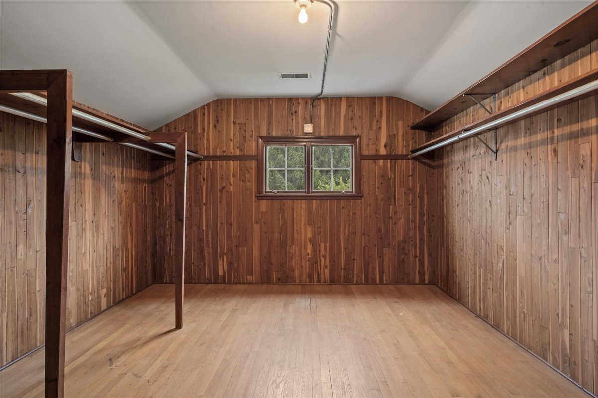 64 Locust Road Winnetka, IL 60093 - Photo 36 of 50 Gallery Image 36