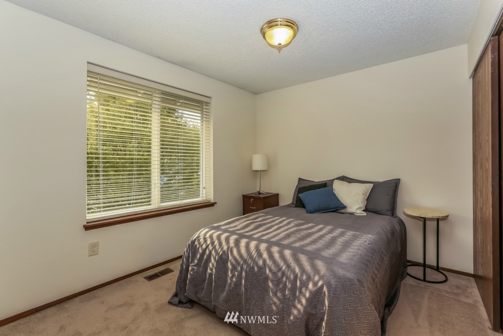 2110 Wells Court South Renton, WA 98055 - Photo 14 of 23
