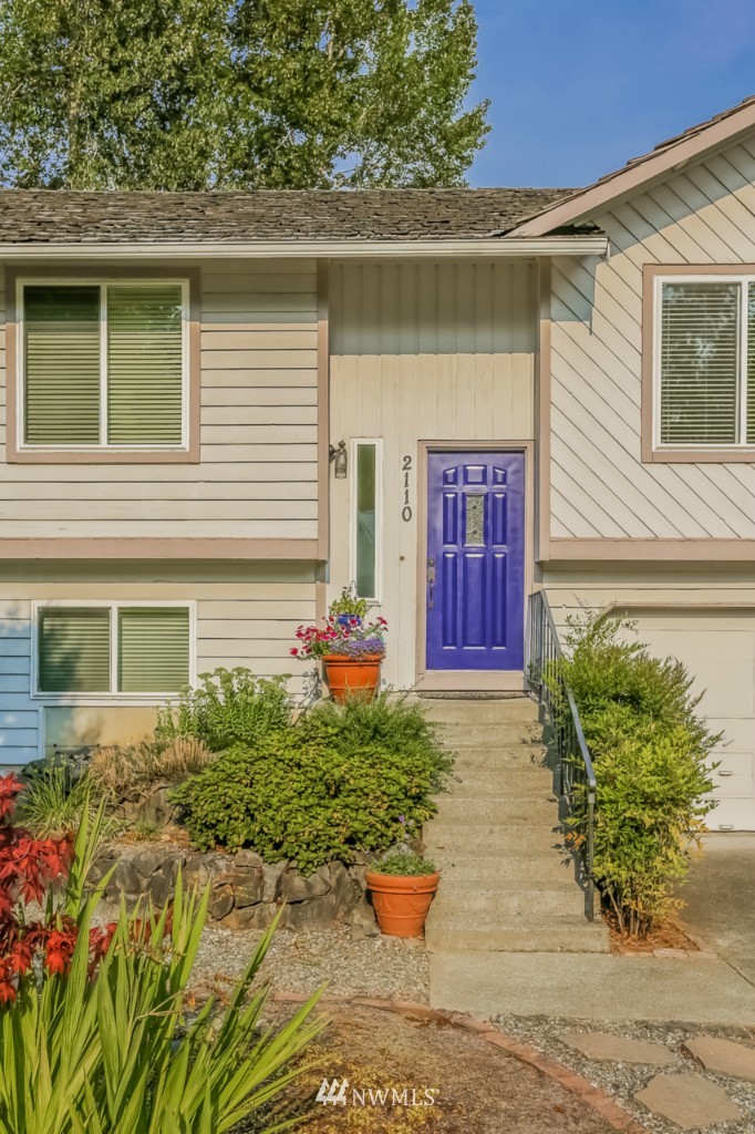 2110 Wells Court South Renton, WA 98055 - Photo 3 of 23