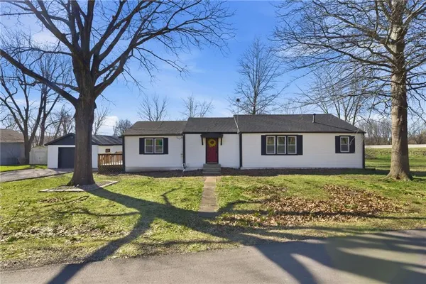 $219,000 | 401 West Main Street, Freeman, MO 64746