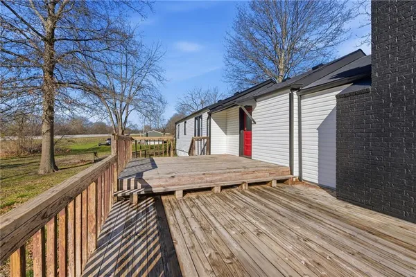 $219,000 | 401 West Main Street, Freeman, MO 64746