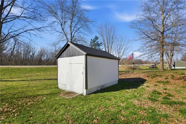 $219,000 | 401 West Main Street, Freeman, MO 64746