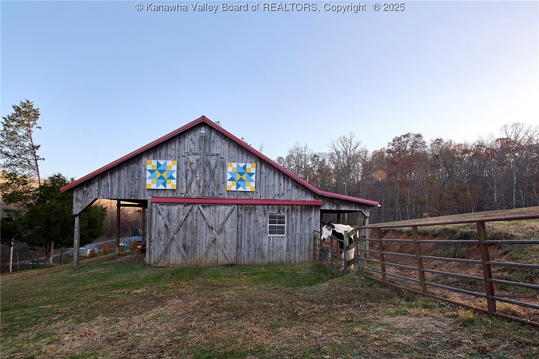 2049 Buff Crk Road Hurricane, WV 25526 - Photo 3 of 49 Barn