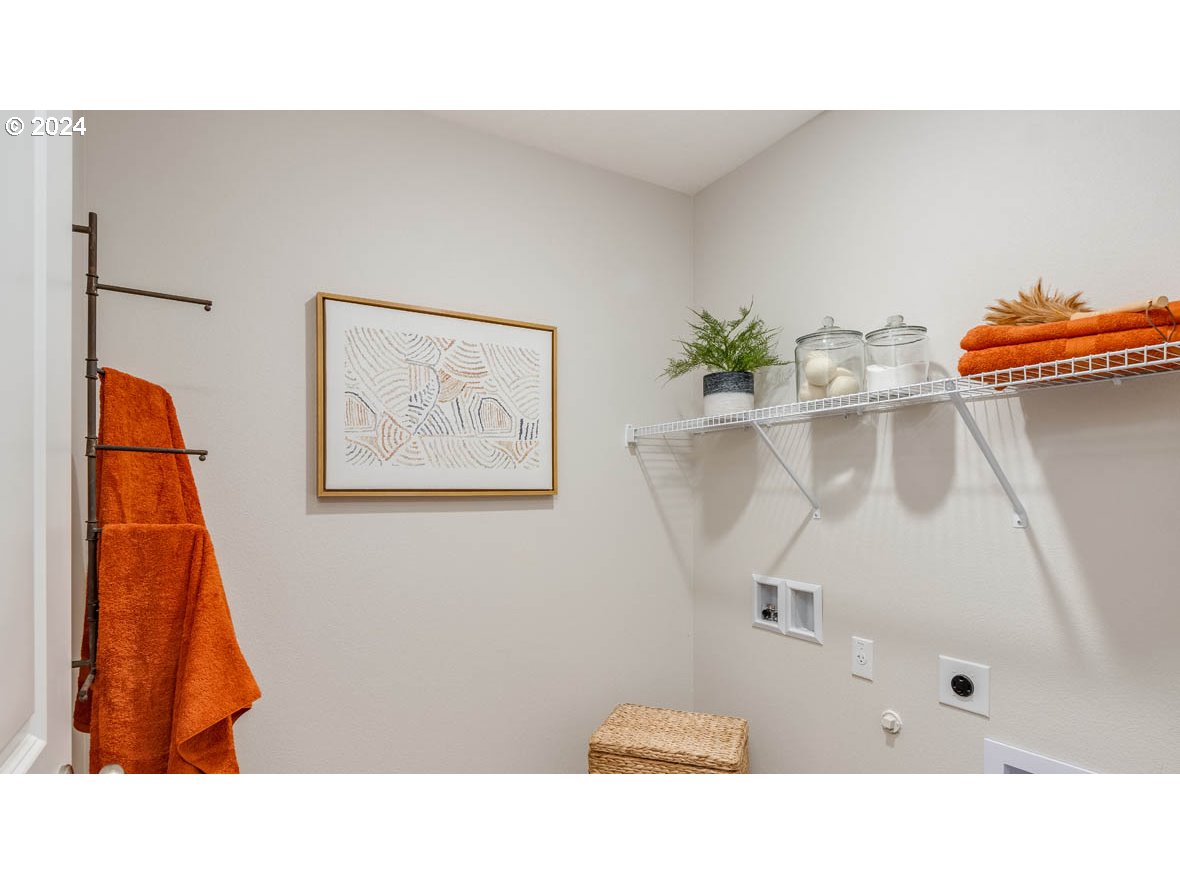 1463 Southeast Pheasant Avenue Gresham, OR 97080 - Photo 23 of 32 a bathroom with a sink tub and shower