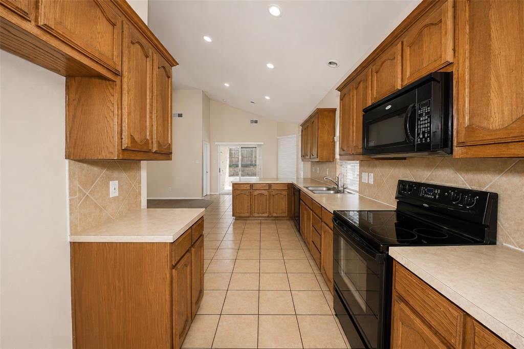 12808 Old MacGregor Lane Fort Worth, TX 76244 - Photo 13 of 33 Gallery Image 13