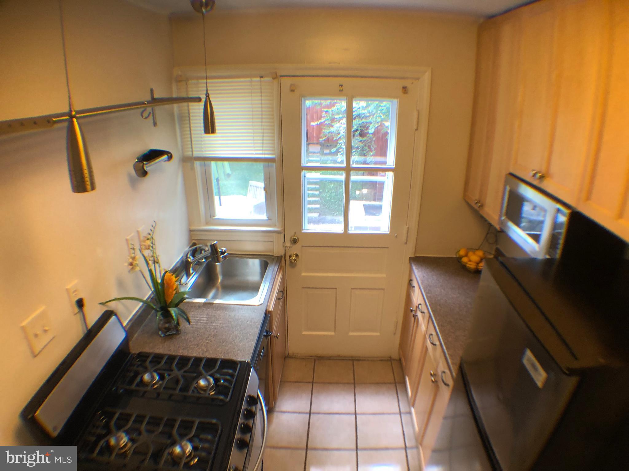 5933 Williamsburg Road Alexandria, VA 22303 - Photo 14 of 30 Kitchen