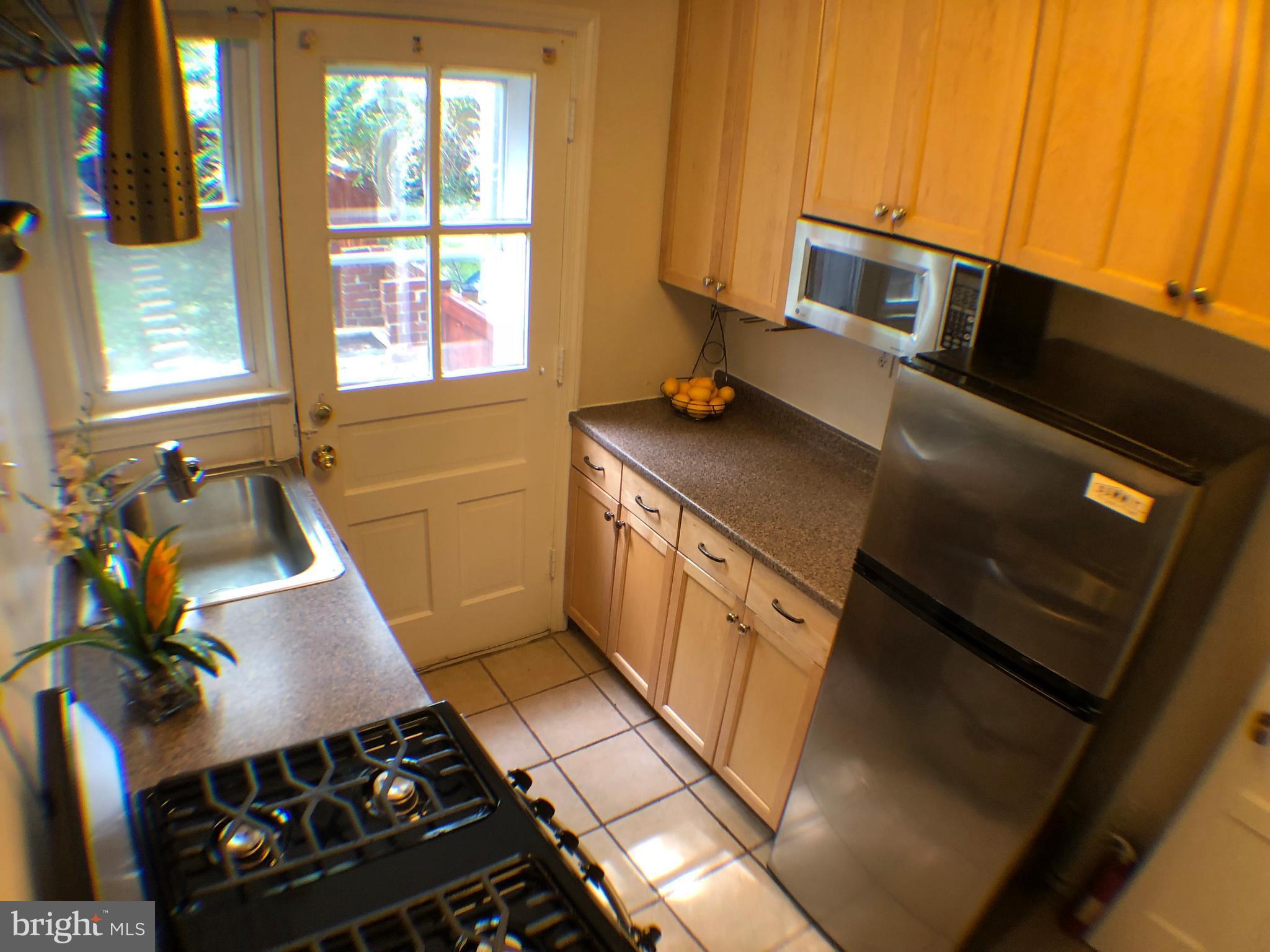 5933 Williamsburg Road Alexandria, VA 22303 - Photo 15 of 30 Kitchen