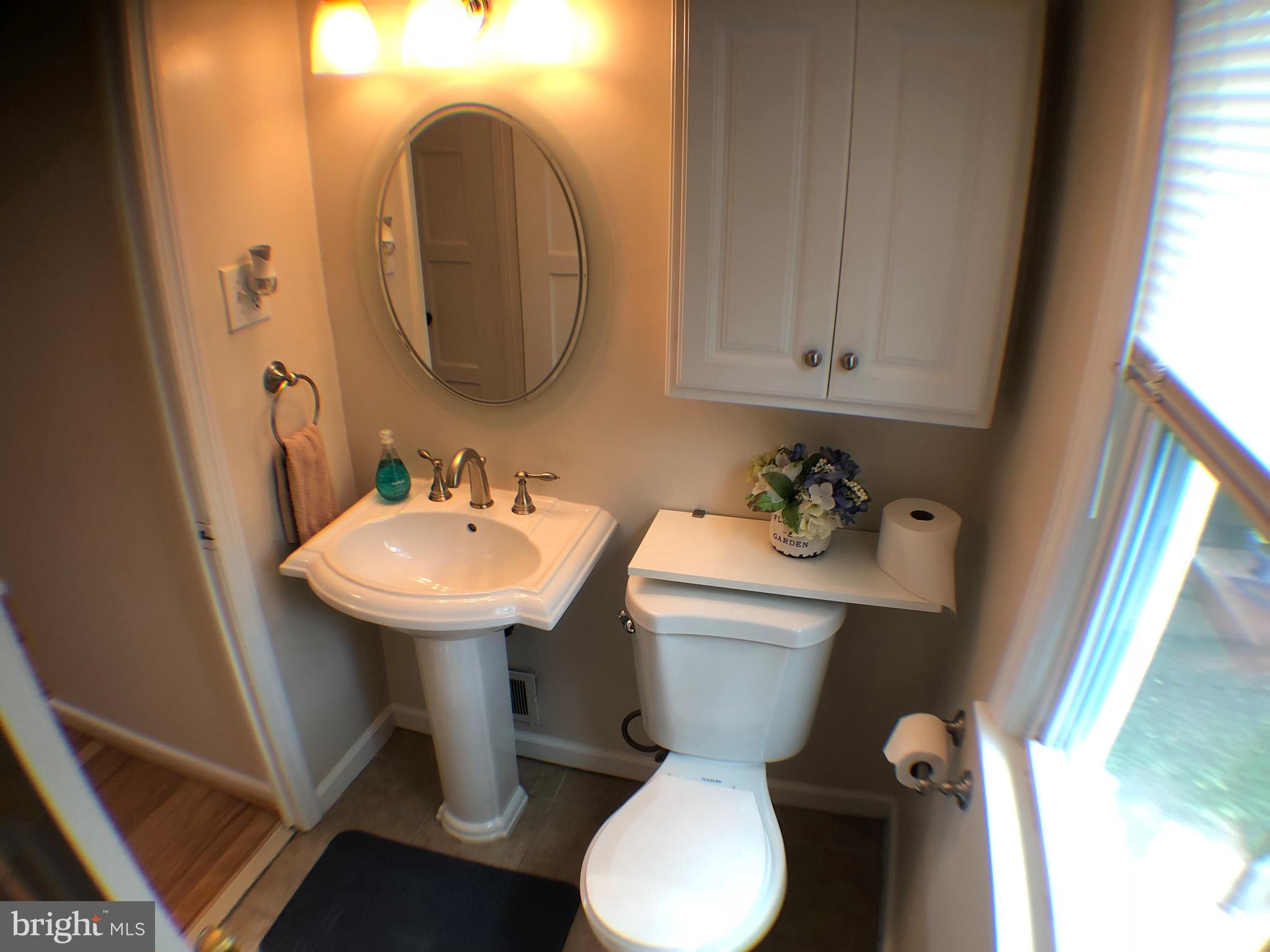 5933 Williamsburg Road Alexandria, VA 22303 - Photo 18 of 30 Bath