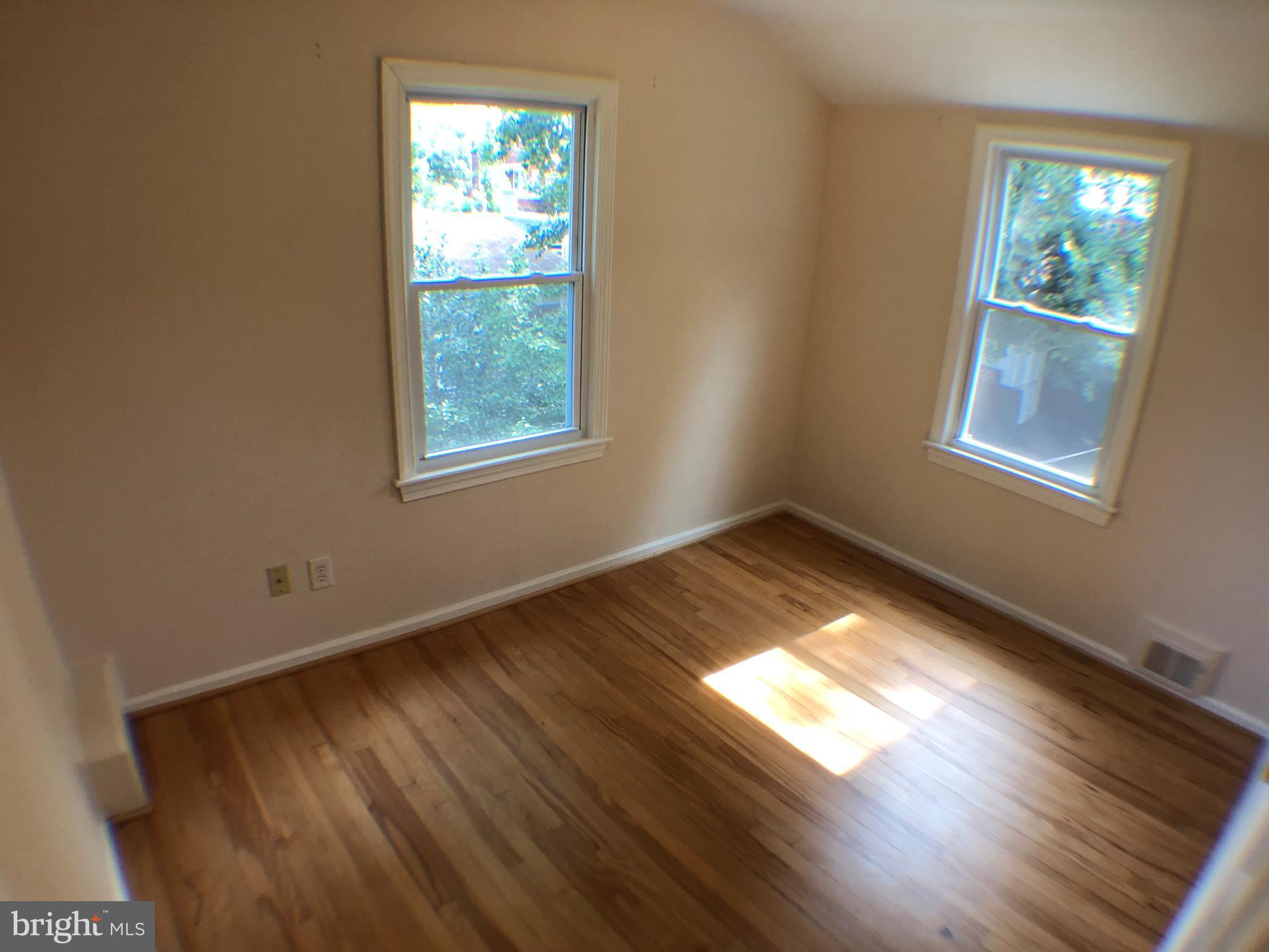 5933 Williamsburg Road Alexandria, VA 22303 - Photo 23 of 30 Bedroom