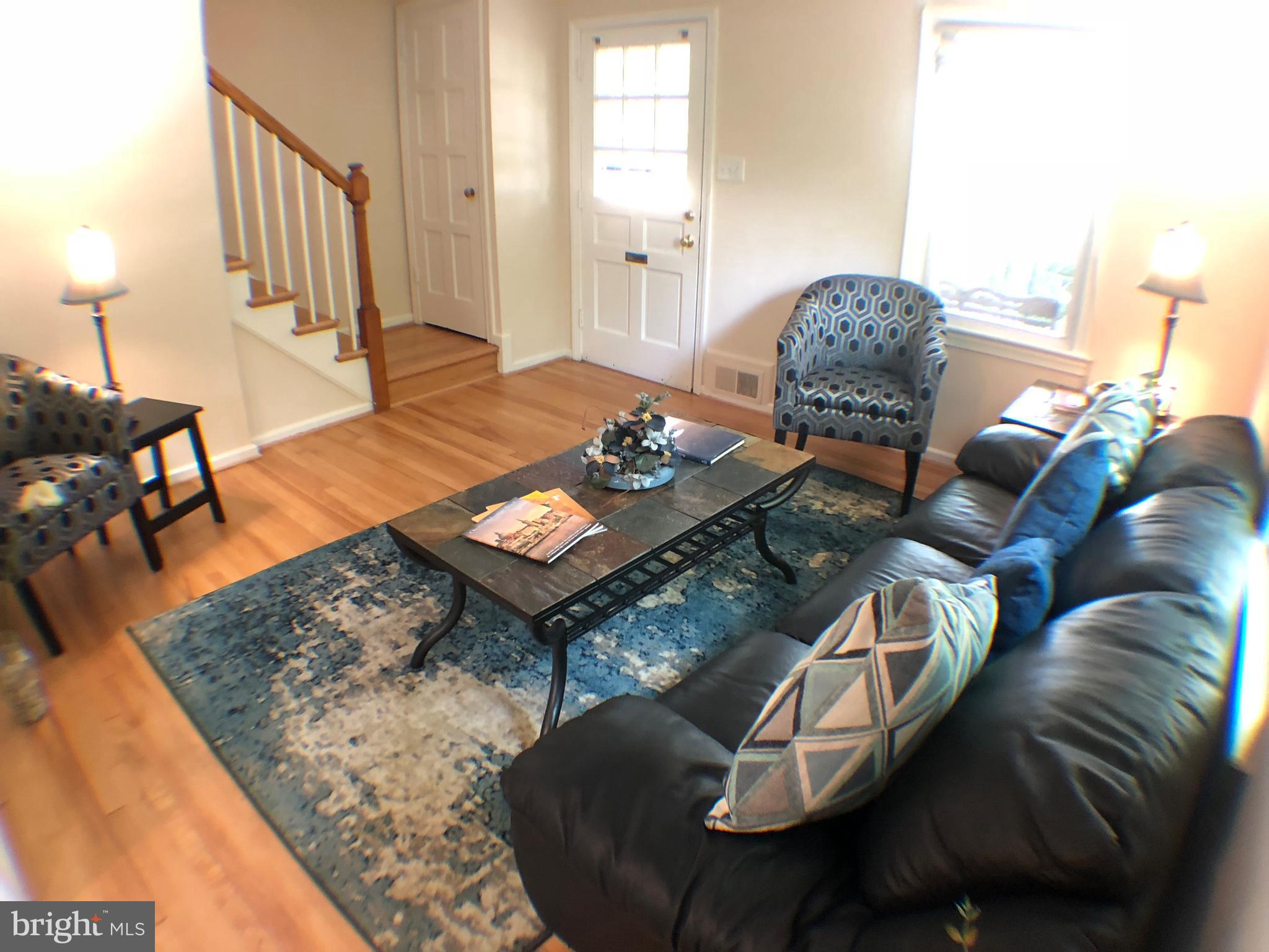 5933 Williamsburg Road Alexandria, VA 22303 - Photo 9 of 30 Living Room