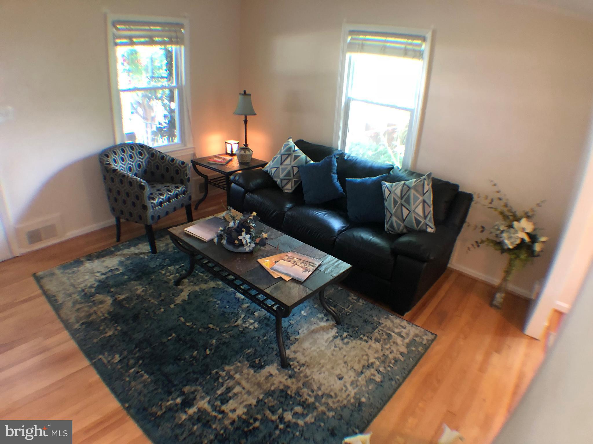 5933 Williamsburg Road Alexandria, VA 22303 - Photo 10 of 30 Living Room