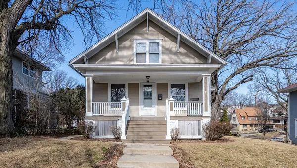 $314,900 | 655 Glenwood Avenue, Joliet, IL 60435