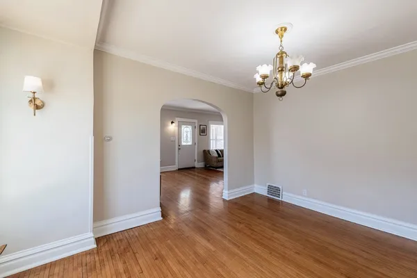 $314,900 | 655 Glenwood Avenue, Joliet, IL 60435