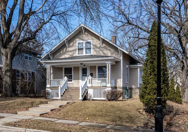 $314,900 | 655 Glenwood Avenue, Joliet, IL 60435